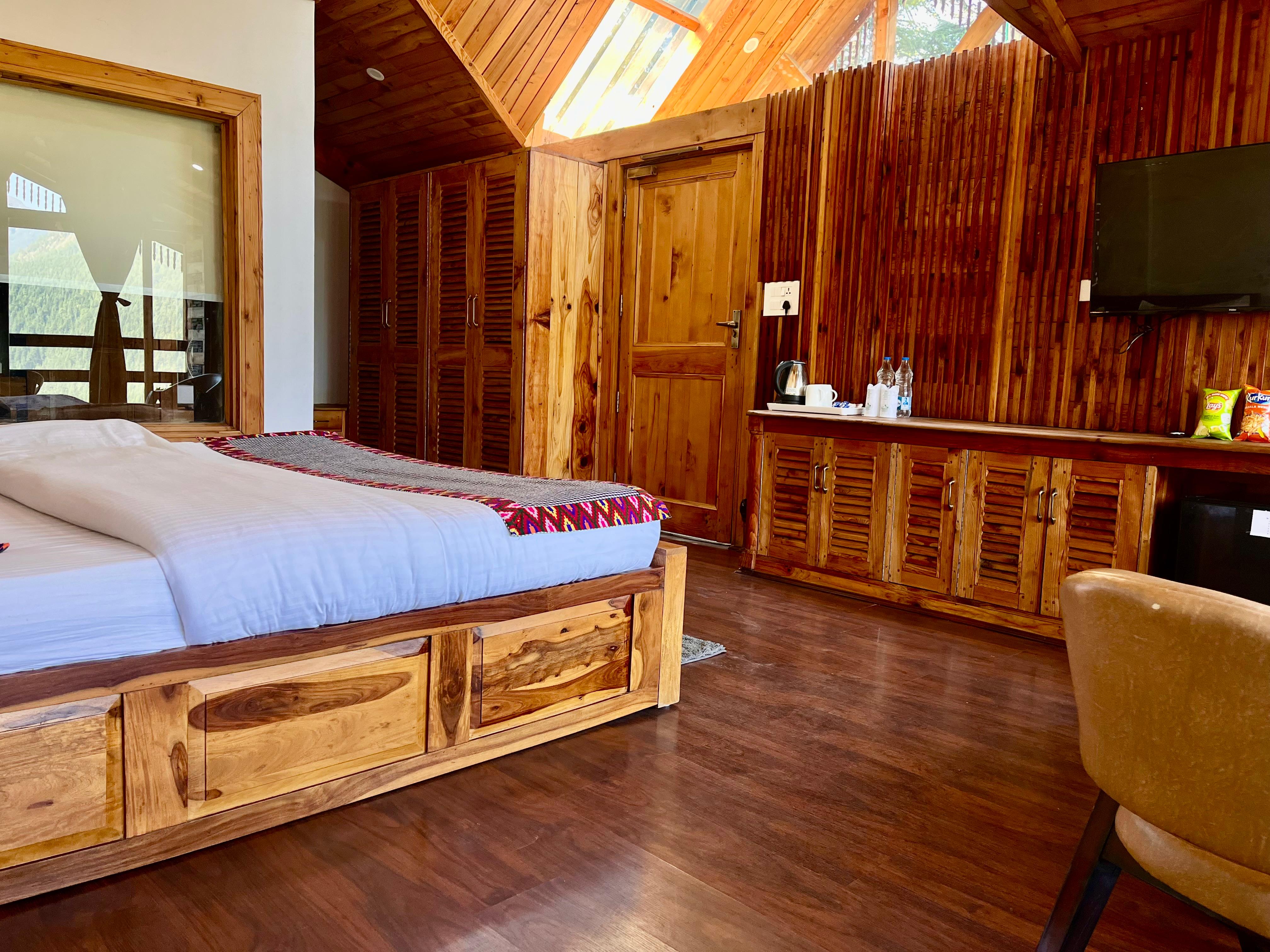 Premium room II — Himalayan Chalets Jibhi