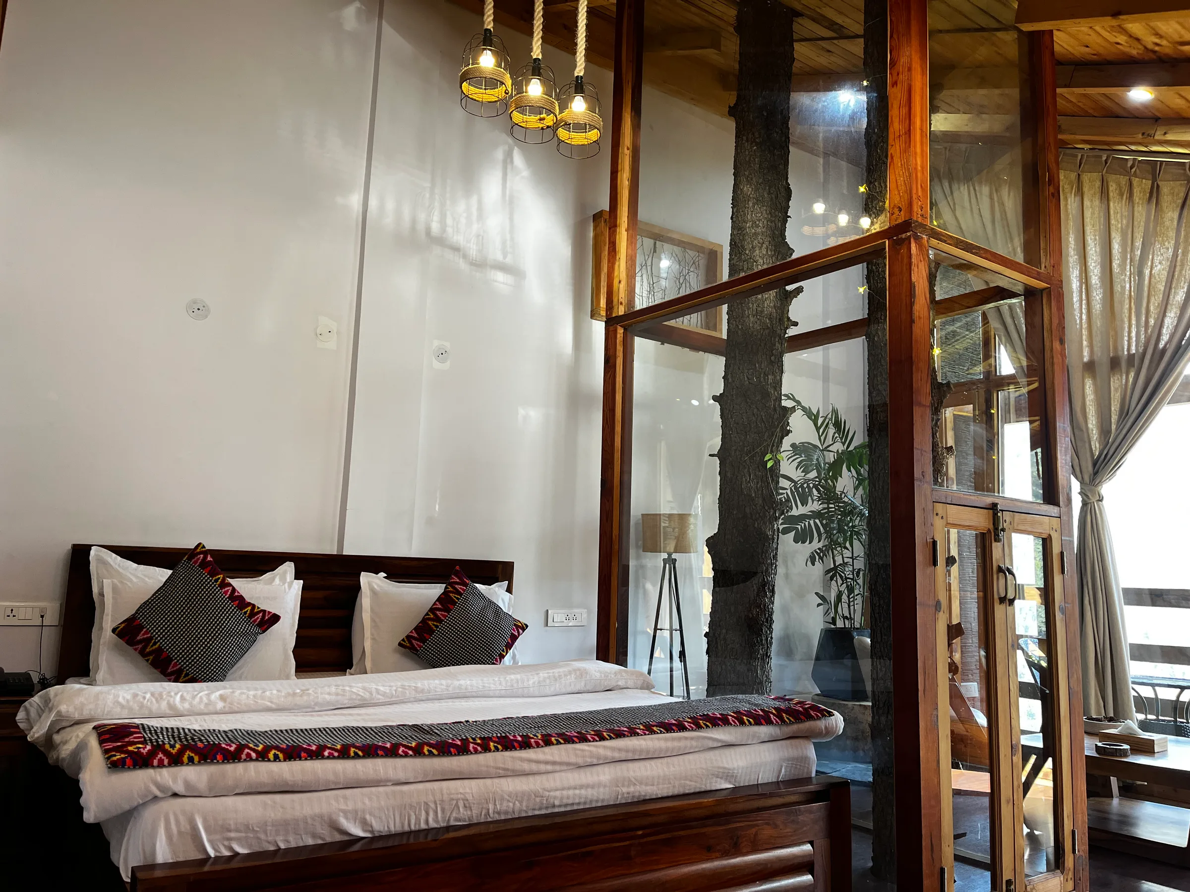 Premium room III — Himalayan Chalets Jibhi