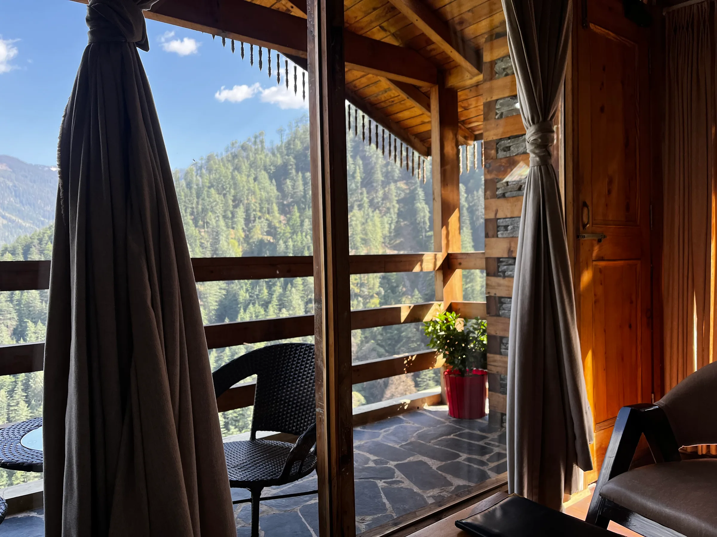 Premium room IV — Himalayan Chalets Jibhi